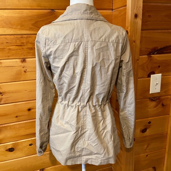 Light weight jacket - Picture 2 of 5